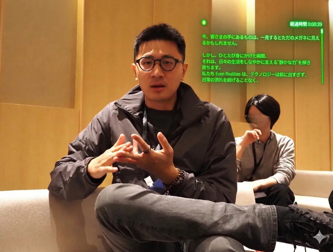 서로 '이벤 G2'를 착용하면 통역 없이 해외 인터뷰가 가능할까? 이벤 리얼리티스 CEO 취재 현장에서 직접 시험해봤다 [칼럼]