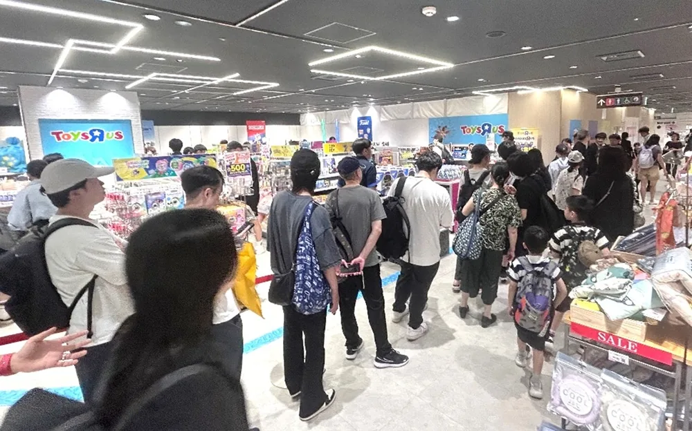 토이저러스, 첫 성인용 장난감 전문점 우에노 오픈…초일 매출 예상 4배