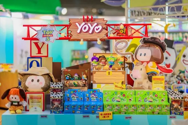 미니소(MINISO) 독점 IP 요요, 디즈니 픽사 '토이 스토리 5'와 대규모 협업으로 글로벌 시장 강타