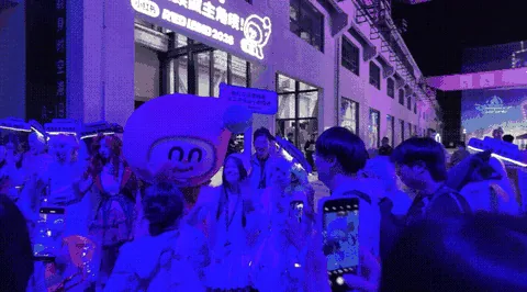 두 번째 레드 랜드를 이 정도로 치러 낸 샤오훙수, 야외 게임 서브컬처 축제의 저력